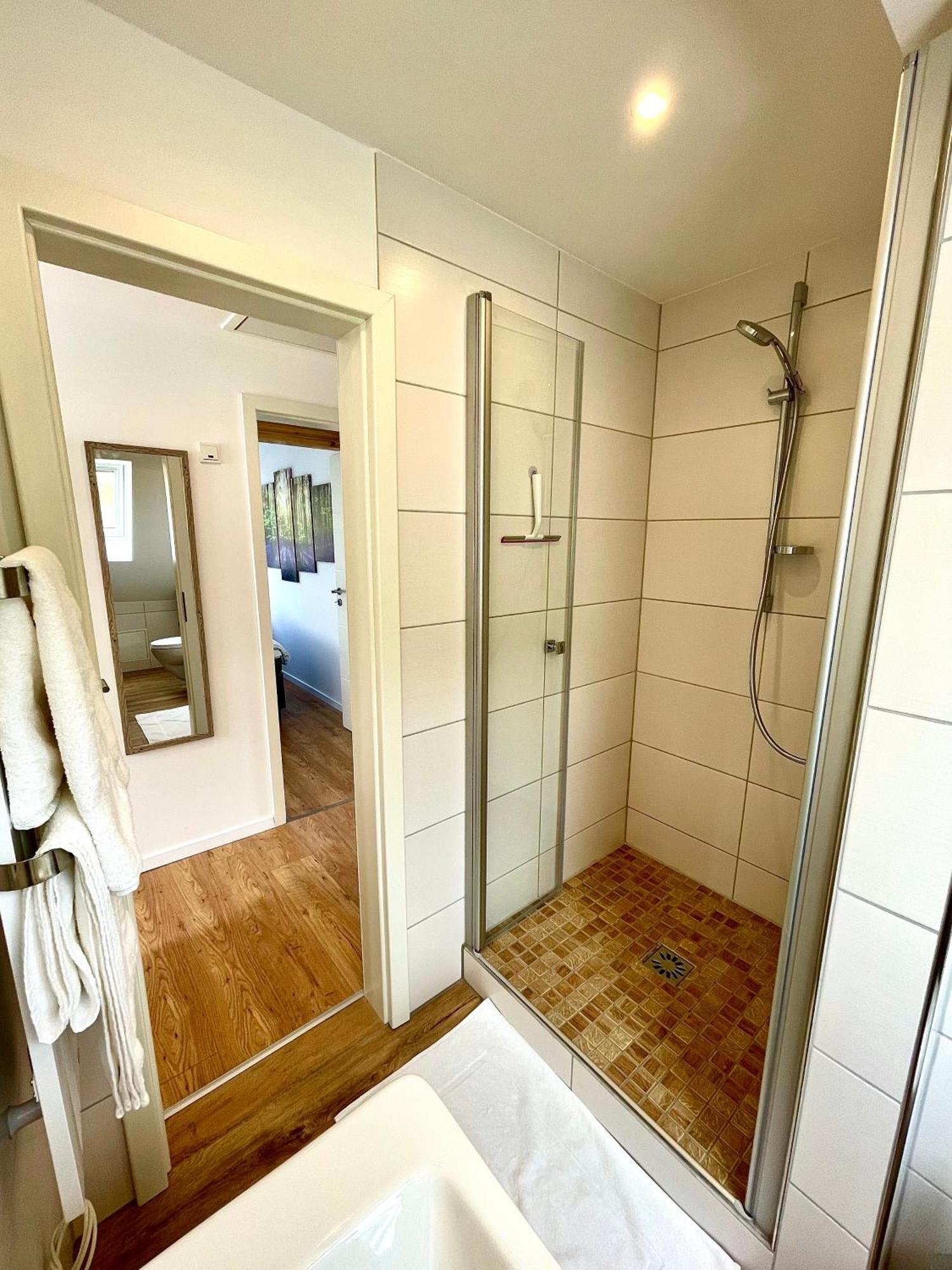 Sky Apartment, Blick Zur Mosel, Grosser Balkon, Kaffeemaschine, Smart Tv Zell an der Mosel Exteriör bild