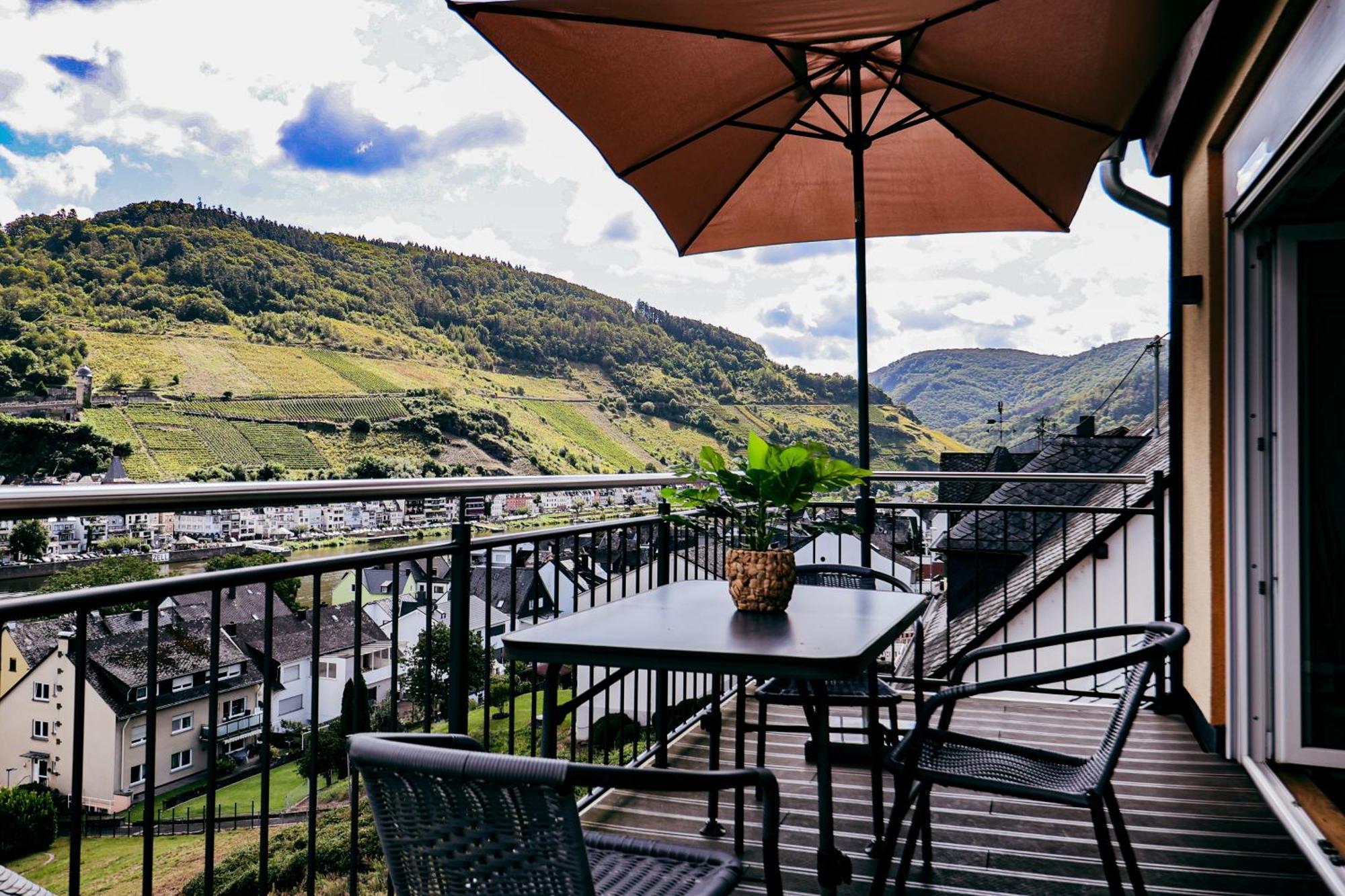 Sky Apartment, Blick Zur Mosel, Grosser Balkon, Kaffeemaschine, Smart Tv Zell an der Mosel Exteriör bild