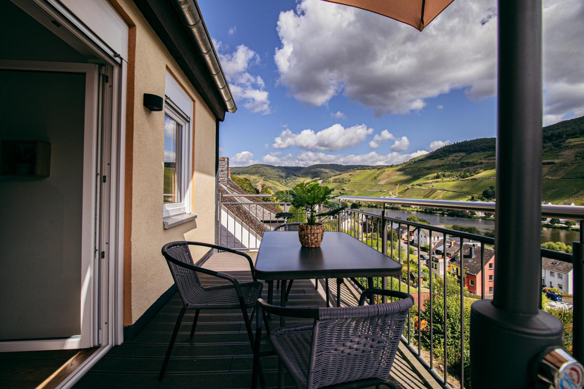 Sky Apartment, Blick Zur Mosel, Grosser Balkon, Kaffeemaschine, Smart Tv Zell an der Mosel Exteriör bild
